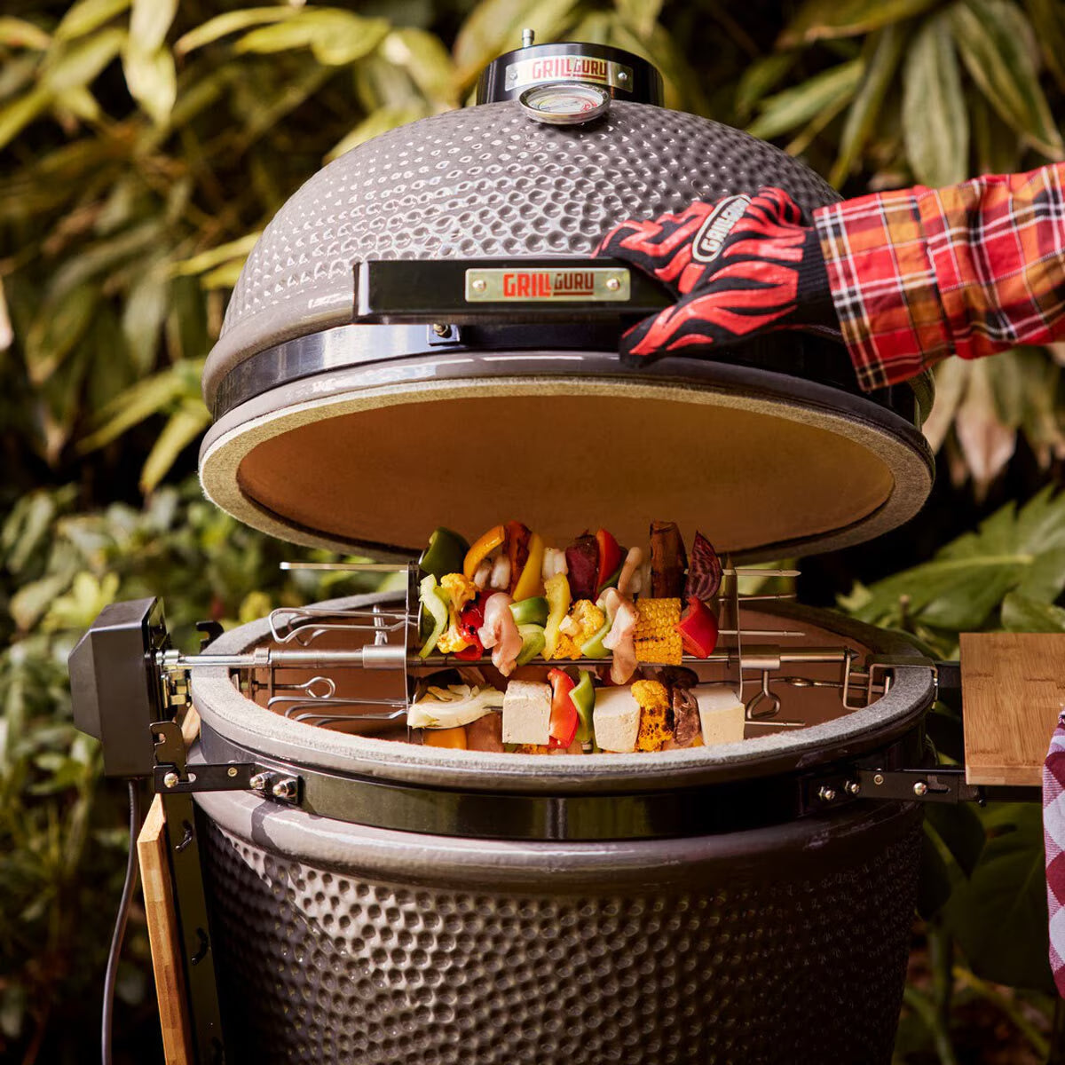 Grill Guru 18-Inch (46cm) Ceramic Kamado Charcoal Grill with Cover Black